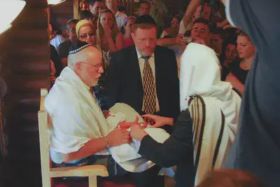 C:PLBLsrluke01plus2Circumcision ceremony, tb092006640.jpg